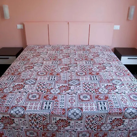 Arcipelago Oda ve Kahvaltı 3*